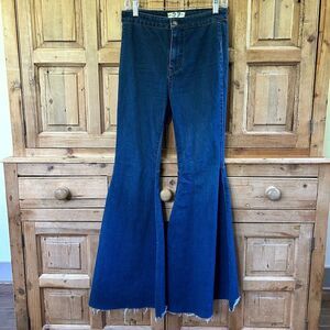 We The Free 27 Jeans‎ Dark Wash Blue Denim High Rise Flare Button Zip Bellbottom
